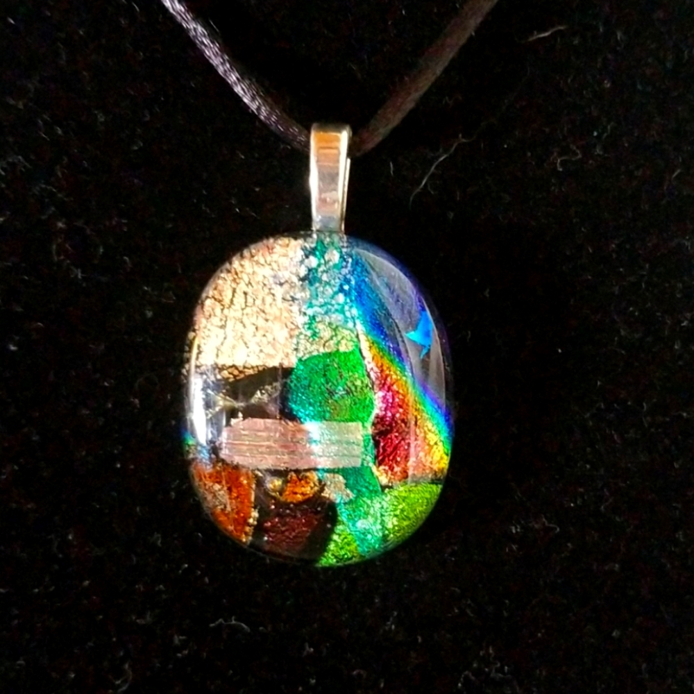 UNIQUE💙Dichroic Glass Necklace 💙